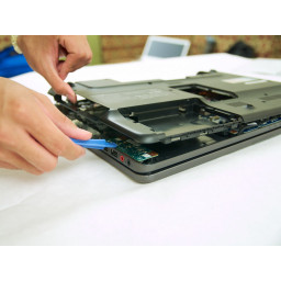 Снятие задней панели Sony Vaio PCG-7184L (VGN-NW240F)